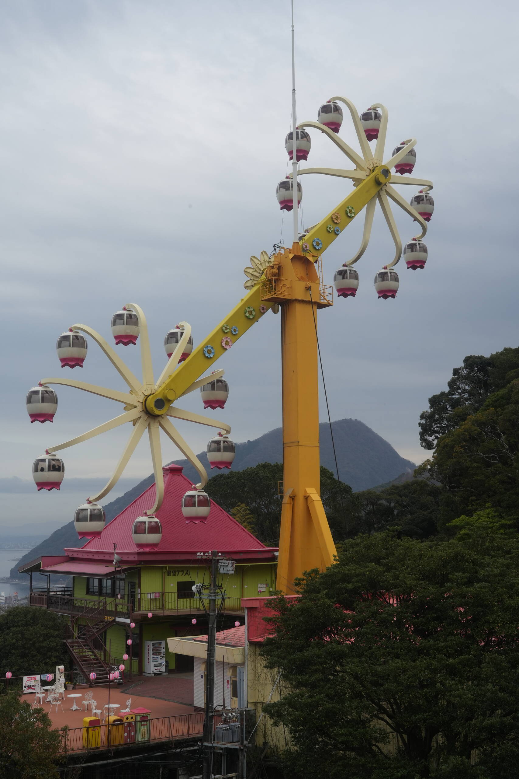 An image of ferris wheel.